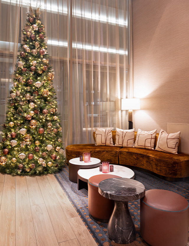 commercial-holiday-decor-marquee-13